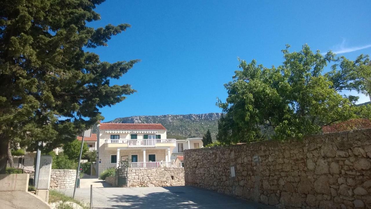 Apartments Marcic Bol Esterno foto
