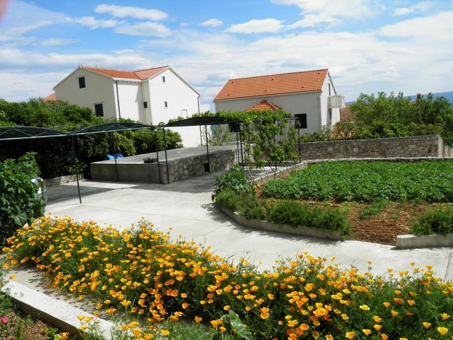 Apartments Marcic Bol Esterno foto