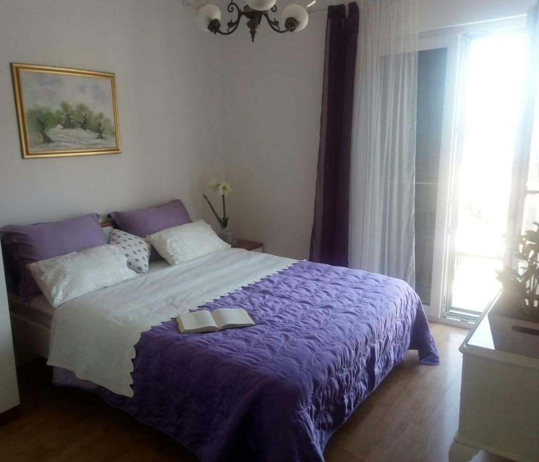 Apartments Marcic Bol Esterno foto